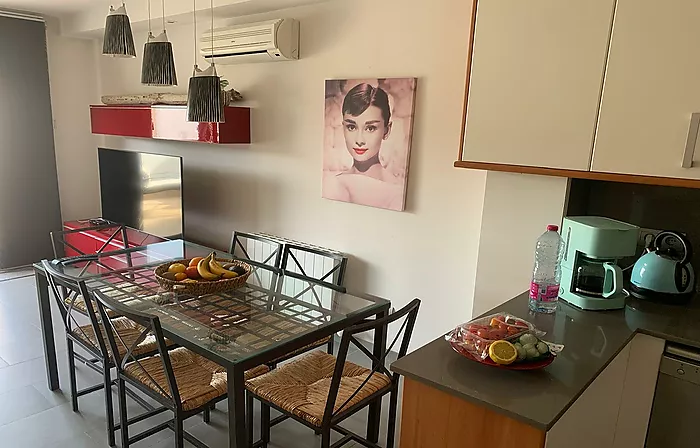Très Bel Appartement Dernier Etage au Centre de Rosas