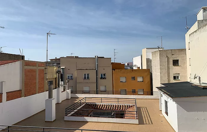 Très Bel Appartement Dernier Etage au Centre de Rosas