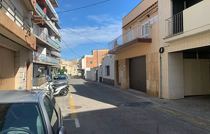 Très Bel Appartement Dernier Etage au Centre de Rosas