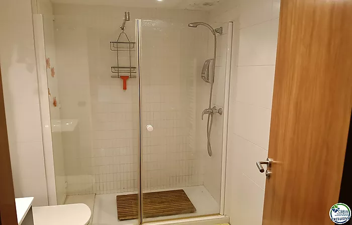 Très Bel Appartement Dernier Etage au Centre de Rosas