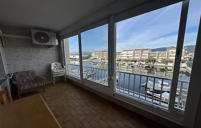 Appartement à Empuriabrava avec vue sur le port et amarrage privé