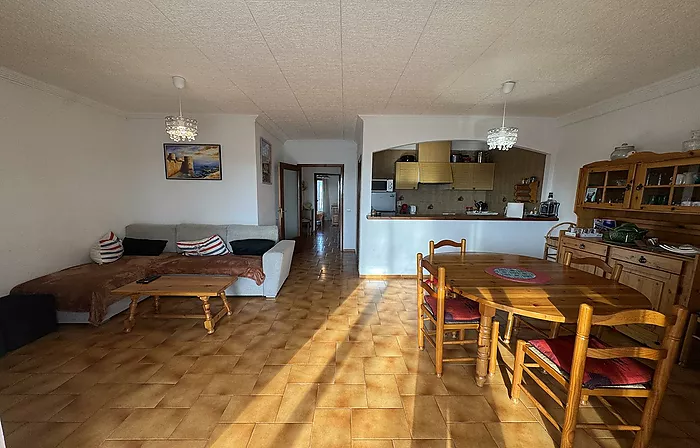 Appartement à Empuriabrava avec vue sur le port et amarrage privé