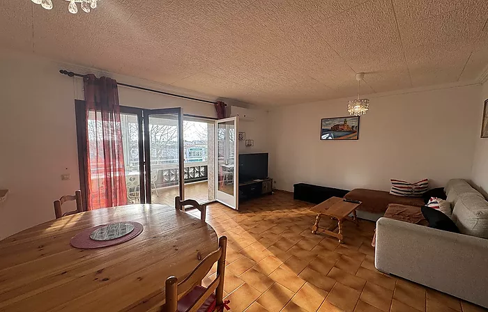 Appartement à Empuriabrava avec vue sur le port et amarrage privé