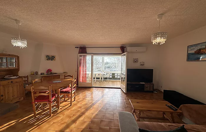Appartement à Empuriabrava avec vue sur le port et amarrage privé