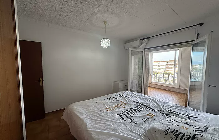 Appartement à Empuriabrava avec vue sur le port et amarrage privé