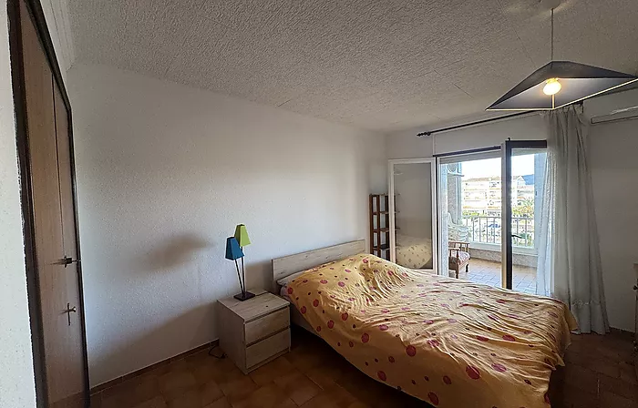 Appartement à Empuriabrava avec vue sur le port et amarrage privé