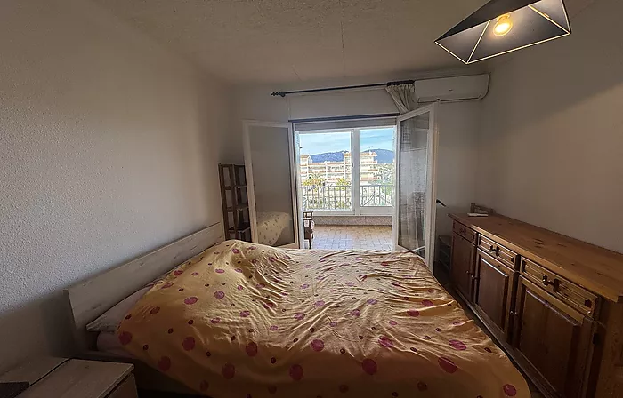 Appartement à Empuriabrava avec vue sur le port et amarrage privé
