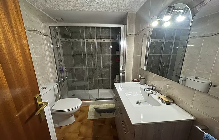 Appartement à Empuriabrava avec vue sur le port et amarrage privé