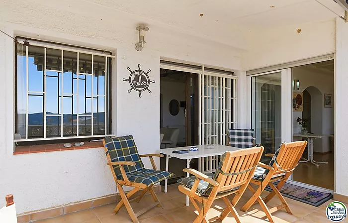 VILLA INDIVIDUELLE AVEC VUE MER, LICENCE TOURISTIQUE ET JARDIN FRUITIER