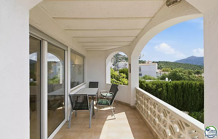 VILLA INDIVIDUELLE AVEC VUE MER, LICENCE TOURISTIQUE ET JARDIN FRUITIER