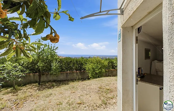 VILLA INDIVIDUELLE AVEC VUE MER, LICENCE TOURISTIQUE ET JARDIN FRUITIER