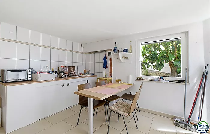 VILLA INDIVIDUELLE AVEC VUE MER, LICENCE TOURISTIQUE ET JARDIN FRUITIER