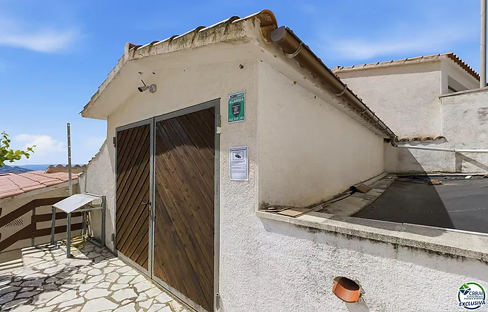 VILLA INDIVIDUELLE AVEC VUE MER, LICENCE TOURISTIQUE ET JARDIN FRUITIER