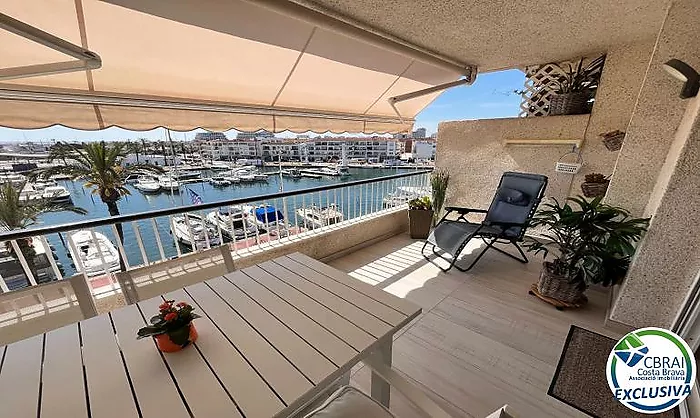 PORT GREC Exclusivo apartamento renovado con vistas panorámicas al mar y al canal