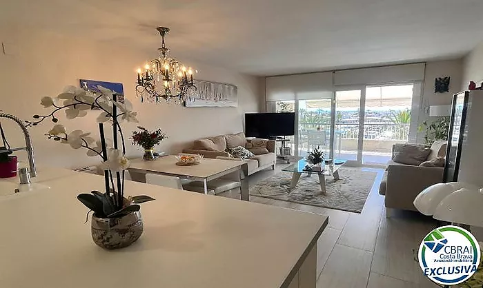 PORT GREC Exclusivo apartamento renovado con vistas panorámicas al mar y al canal