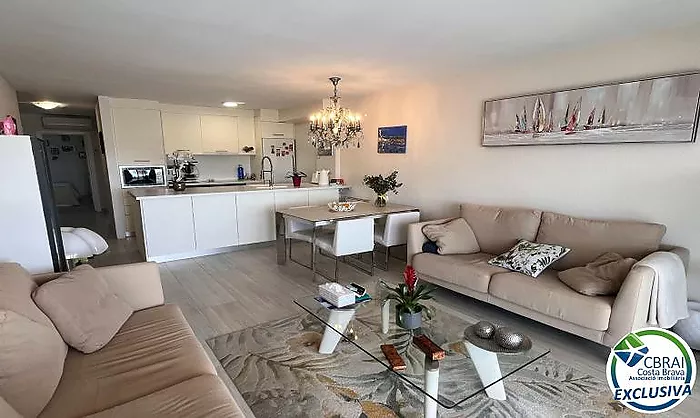 PORT GREC Exclusivo apartamento renovado con vistas panorámicas al mar y al canal
