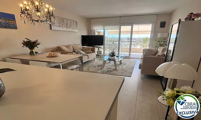 PORT GREC Exclusivo apartamento renovado con vistas panorámicas al mar y al canal