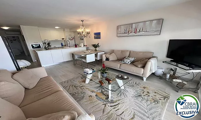 PORT GREC Exclusivo apartamento renovado con vistas panorámicas al mar y al canal