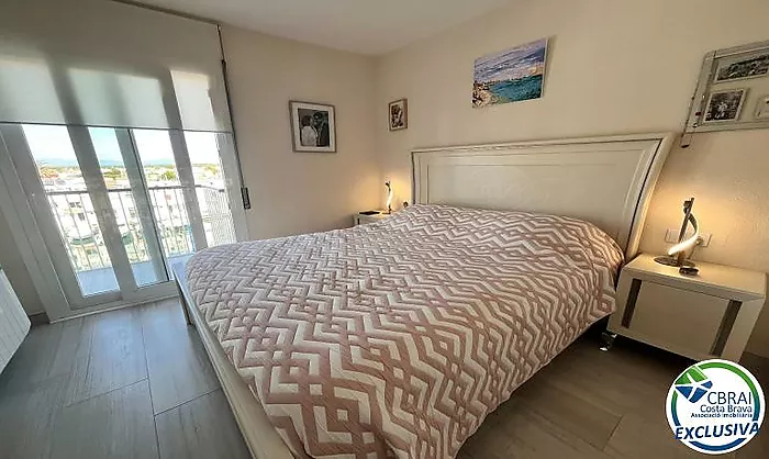 PORT GREC Exclusivo apartamento renovado con vistas panorámicas al mar y al canal