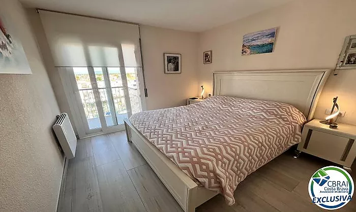 PORT GREC Exclusivo apartamento renovado con vistas panorámicas al mar y al canal