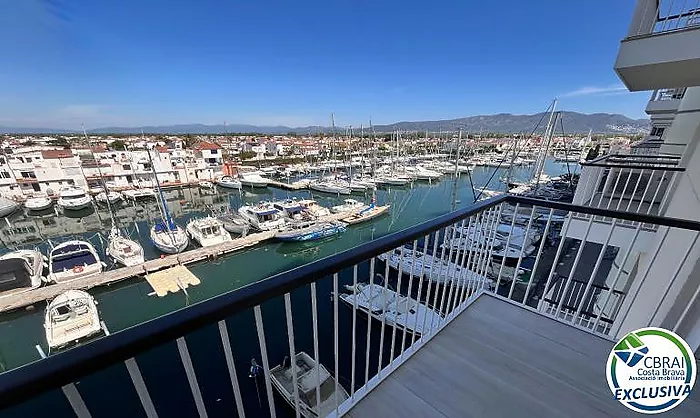 PORT GREC Exclusivo apartamento renovado con vistas panorámicas al mar y al canal