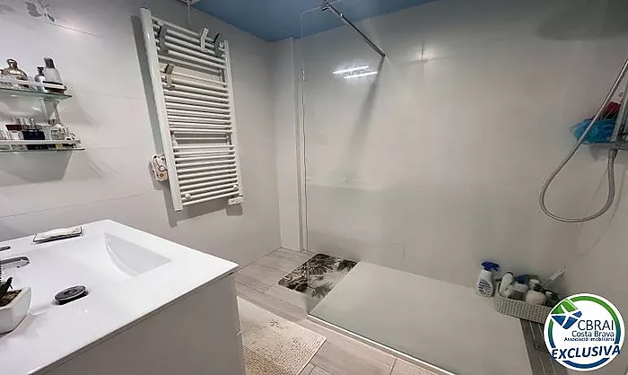 PORT GREC Exclusivo apartamento renovado con vistas panorámicas al mar y al canal