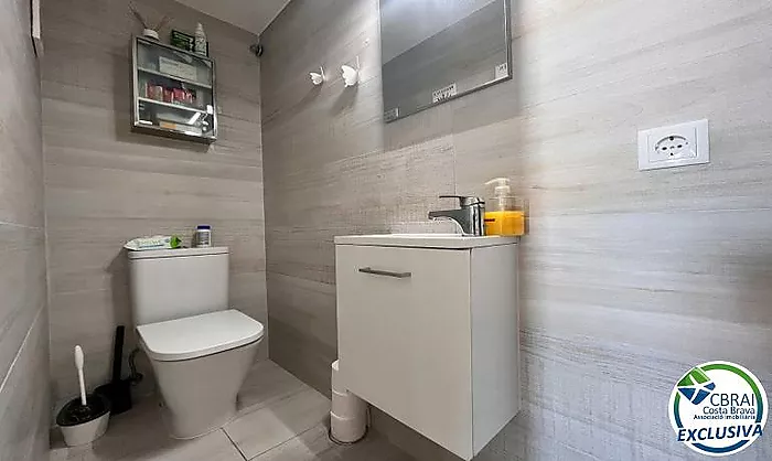 PORT GREC Exclusivo apartamento renovado con vistas panorámicas al mar y al canal