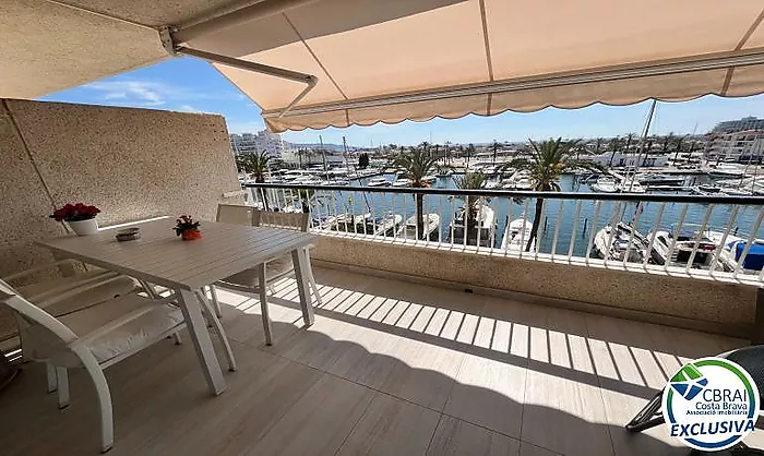 PORT GREC Exclusivo apartamento renovado con vistas panorámicas al mar y al canal