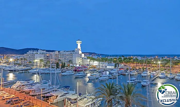 PORT GREC Exclusivo apartamento renovado con vistas panorámicas al mar y al canal