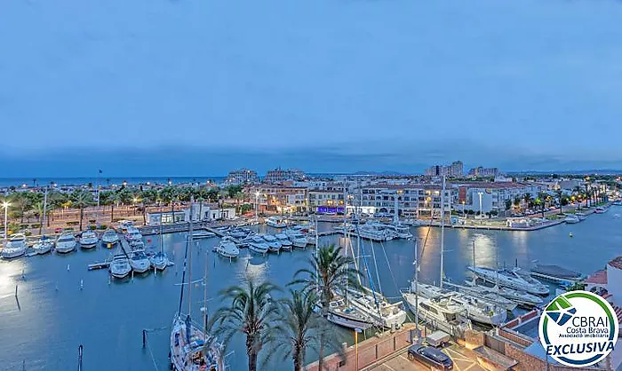 PORT GREC Exclusivo apartamento renovado con vistas panorámicas al mar y al canal