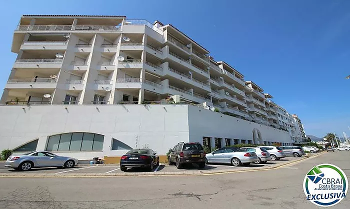 PORT GREC Exclusivo apartamento renovado con vistas panorámicas al mar y al canal