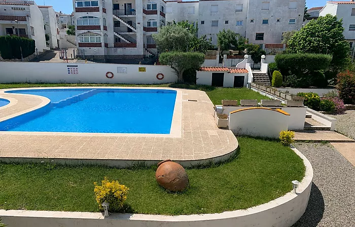 Bonito piso en Jardins Roses con piscina comunautaria