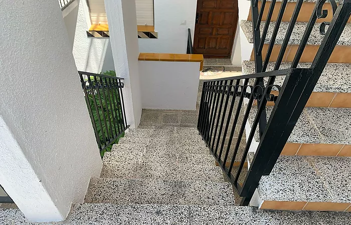 Bonito piso en Jardins Roses con piscina comunautaria
