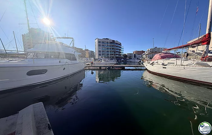Amarre de 4 x 12 M. para embarcaciones de vela como de motor,