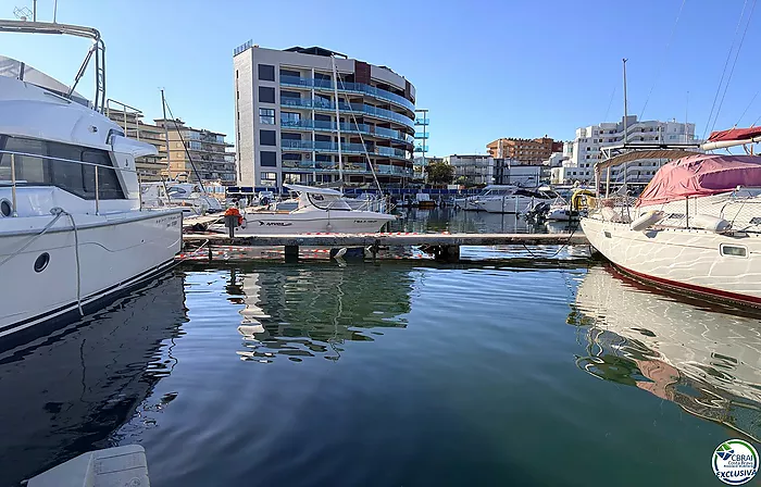 Amarre de 4 x 12 M. para embarcaciones de vela como de motor,
