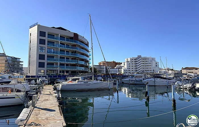 Amarre de 4 x 12 M. para embarcaciones de vela como de motor,