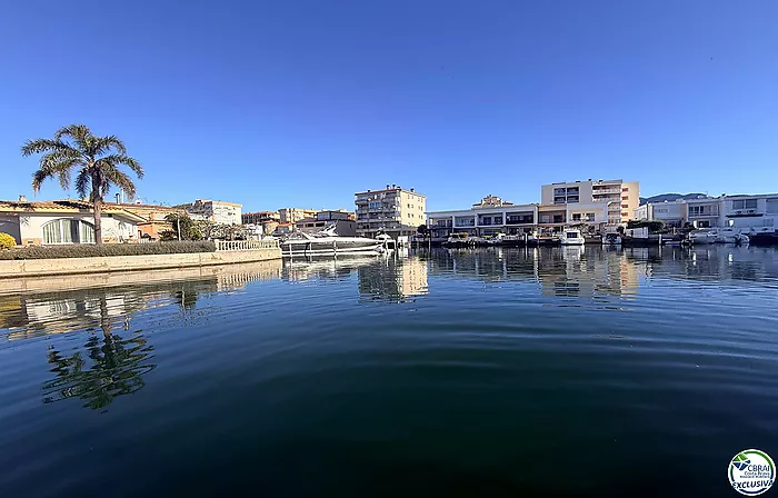 Amarre de 3 x 8 metros, para embarcación de de vela y de motor.