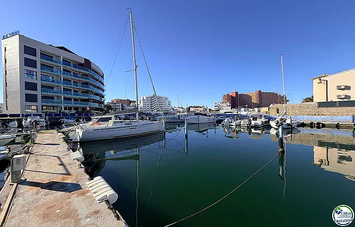 Amarre de 3 x 8 metros, para embarcación de de vela y de motor.