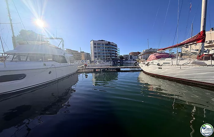Amarre de 3 x 8 metros, para embarcación de de vela y de motor.