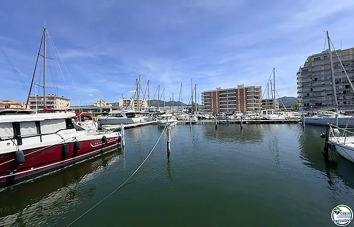 Amarre de 3 x 8 metros, para embarcación de de vela y de motor.