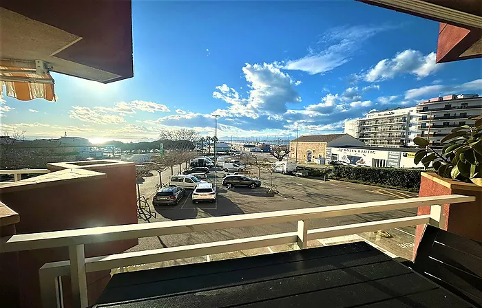 APARTAMENTO REFORMADO CON VISTAS AL MAR Y LICENCIA TURÍSTICA
