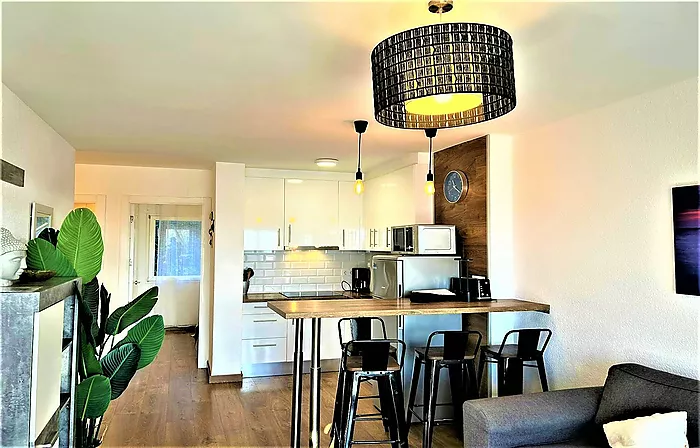 APARTAMENTO REFORMADO CON VISTAS AL MAR Y LICENCIA TURÍSTICA