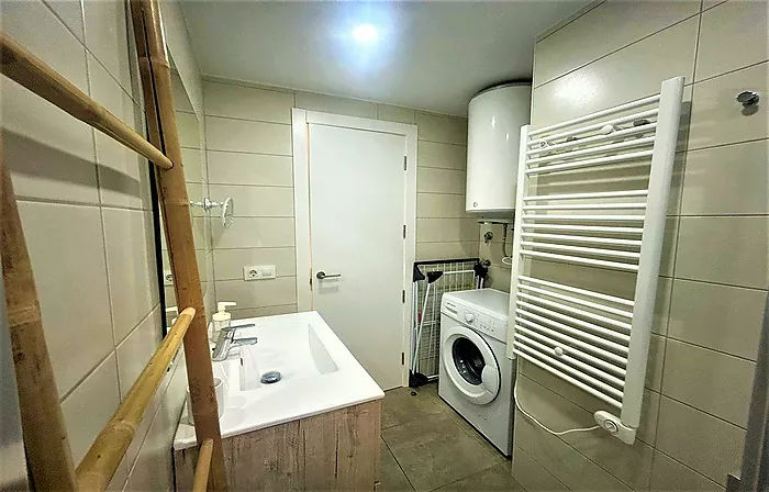 APARTAMENTO REFORMADO CON VISTAS AL MAR Y LICENCIA TURÍSTICA