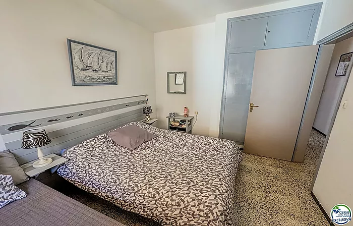 Acogedor apartamento de 2 habitaciones con terraza — Roses (Santa Margarita)