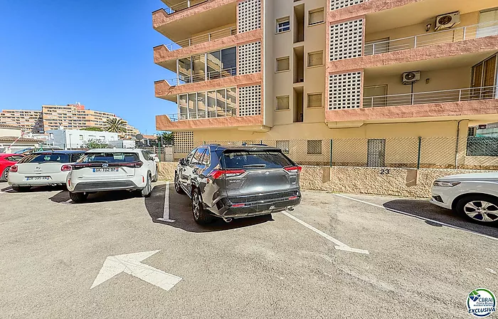 Acogedor apartamento de 2 habitaciones con terraza — Roses (Santa Margarita)