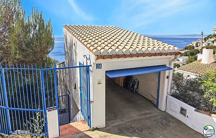 VILLA CON VISTAS AL MAR EN CANYELLES: PRIVACIDAD, LUZ NATURAL Y EL MEDITERRÁNEO COMO PROTAGONISTA