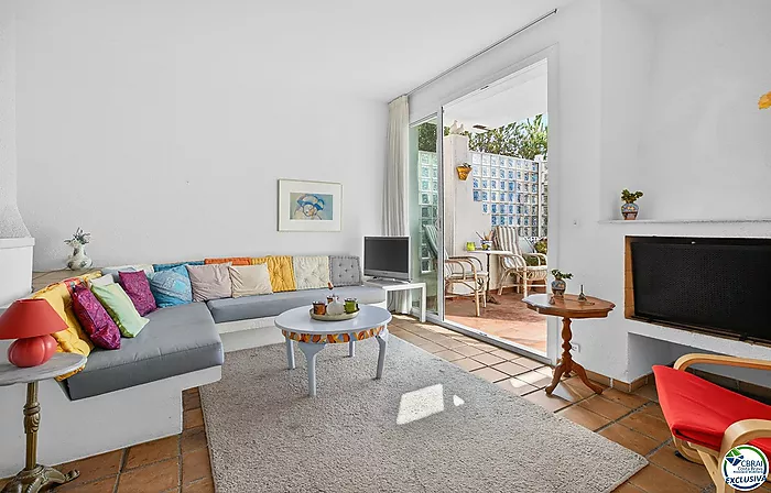 VILLA CON VISTAS AL MAR EN CANYELLES: PRIVACIDAD, LUZ NATURAL Y EL MEDITERRÁNEO COMO PROTAGONISTA