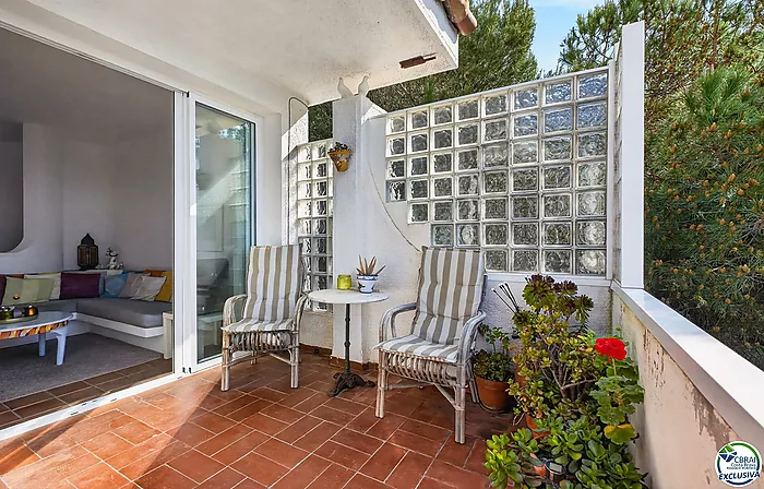 VILLA CON VISTAS AL MAR EN CANYELLES: PRIVACIDAD, LUZ NATURAL Y EL MEDITERRÁNEO COMO PROTAGONISTA
