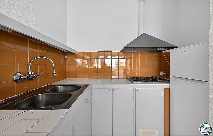 VILLA CON VISTAS AL MAR EN CANYELLES: PRIVACIDAD, LUZ NATURAL Y EL MEDITERRÁNEO COMO PROTAGONISTA