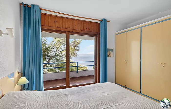 VILLA CON VISTAS AL MAR EN CANYELLES: PRIVACIDAD, LUZ NATURAL Y EL MEDITERRÁNEO COMO PROTAGONISTA